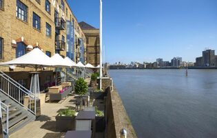 DoubleTree by Hilton London Docklands Riverside - London